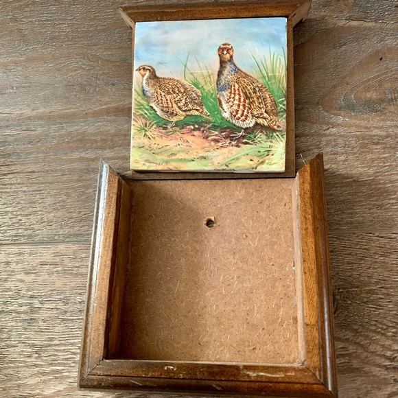 Framed hand painted tile/wood Quail plaque 6/6 inches - Picture 6 of 9